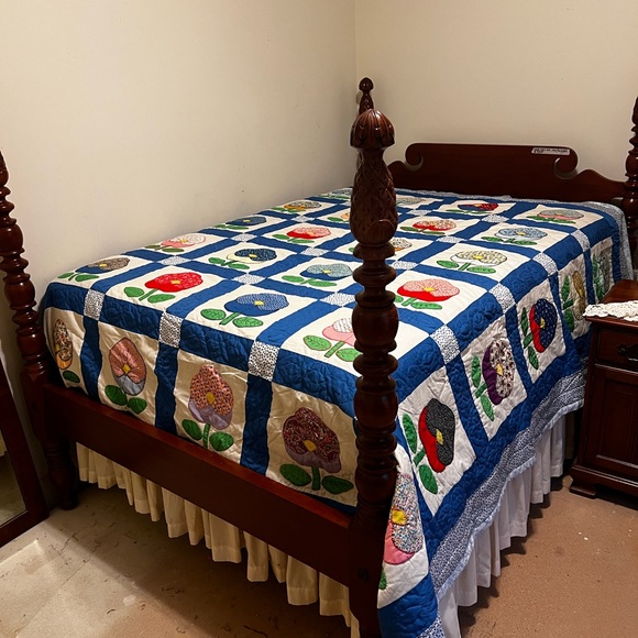 Floral Patchwork Quilt - Blue and Multicolor - Picture 2 of 3